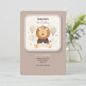 Invitation au lion bébé anniversaire (Debout devant)