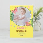 Invitation au papillon d'anniversaire jaune avec p (Debout devant)