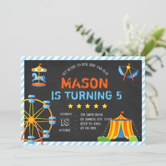 Invitation au parc d'attractions (Debout devant)