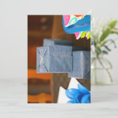 Invitation avec couverture de petite boîte à cadea (Debout devant)