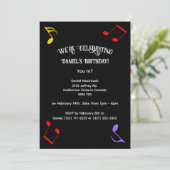 Invitation avec notes de musique d'anniversaire (Debout devant)