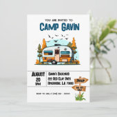 Invitation Aventure de camping d'anniversaire pour garçons  (Debout devant)