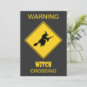 Invitation Avertissement de sorcière Halloween (Debout devant)