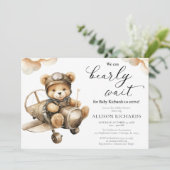 Invitation Avion mignon ours en peluche garçon baby shower (Debout devant)