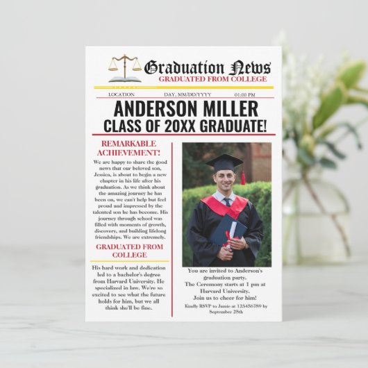 Invitation Avocat Graduation Newspaper College Unique (Debout devant)