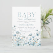 Invitation Baby In Bloom bleu fleur sauvage Baby shower garço (Debout devant)
