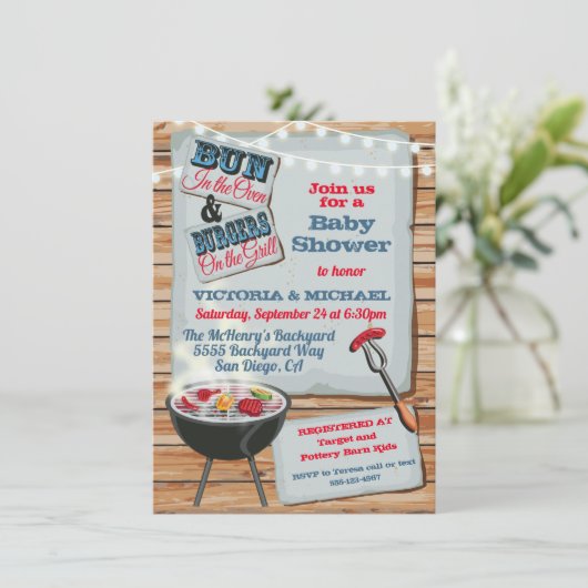 Invitation Baby shower barbecue en bois rustique (Debout devant)