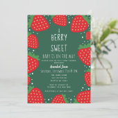 Invitation Baby shower Berry Sweet Strawberry (Debout devant)