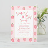 Invitation Baby shower Berry Sweet Strawberry (Debout devant)