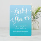 Invitation Baby shower bleu | Script manuscrit (Debout devant)