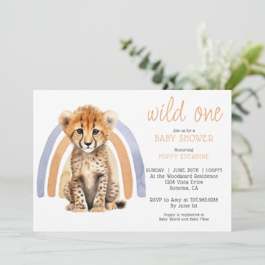 Invitation Baby shower Cheetah Bébé mignon (Debout devant)