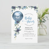 Invitation Baby shower de balloon moderne bleu Dusty (Debout devant)