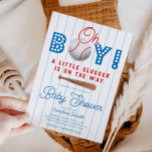 Invitation Baby shower de baseball Sports Thème<br><div class="desc">Carte d'invitation baby shower à thème sportif avec illustrations d'un baseball et d'une batte. Le texte de typographie dit "oh mon garçon ! un petit salaud est en route." Bleu et rouge.</div>