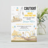 Invitation Baby shower de camion de pompage de construction (Debout devant)