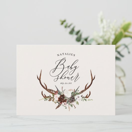 Invitation Baby shower de cerf en script botanique rustique (Debout devant)