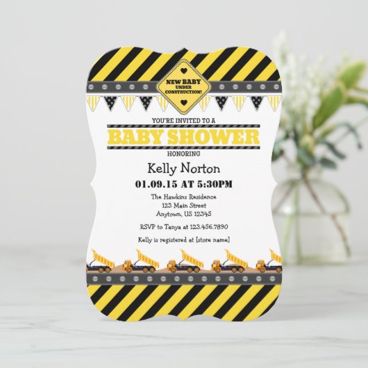 Invitation Baby shower de construction jaune (Debout devant)