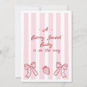 Invitation Baby shower de fraise rouge à main (Dos)