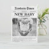 Invitation Baby shower de journal noir et blanc (Debout devant)