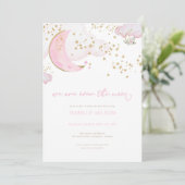 Invitation Baby shower de la lune pour une fille r (Debout devant)