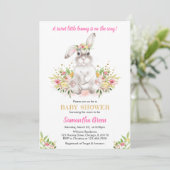 Invitation Baby shower de lapin floral (Debout devant)