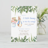 Invitation Baby shower de Peter Rabbit (Debout devant)