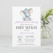 Invitation Baby shower d'éléphant violet et gris (Debout devant)