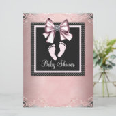 Invitation Baby shower d'empreintes rose noire (Debout devant)