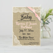 Invitation Baby shower dentelle et burlap (Debout devant)