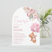 Invitation Baby shower en arc fleuri de l'ours en peluche ros (Debout devant)