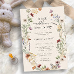 Invitation Baby shower Fleur sauvage Boho<br><div class="desc">Cette invitation au baby shower élégante et élégante présente de magnifiques fleurs sauvages aquarellés peints à la main,  disposés comme une jolie couronne de fleurs,  idéale pour les baby showers du printemps,  de l'été ou de l'automne. Recherchez les éléments correspondants dans la collection de Mariages de Fleur sauvage Boho.</div>