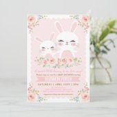Invitation Baby shower floral rose de fille de lapin/lapin (Debout devant)