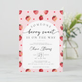 Invitation Baby shower fraise | Berry Sweet (Debout devant)