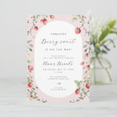 Invitation Baby shower fraise | Berry Sweet (Debout devant)