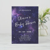 Invitation Baby shower galaxie spatiale violette (Debout devant)
