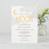 Invitation Baby Shower Moderne Au-Dessus De La Lune (Debout devant)
