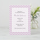 Invitation Baby shower Purple Chevron (Debout devant)