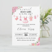 Invitation Baby shower rose avec linge de toilette (Debout devant)