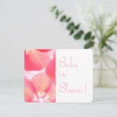 Invitation Baby shower rose en fleur (Debout devant)