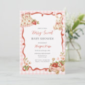 Invitation Baby Shower Rose Gingham Fraise (Debout devant)