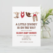 Invitation Baby shower rouge cowboy occidental (Debout devant)