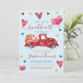 Invitation Baby shower Valentin par courrier avec les coeurs (Debout devant)