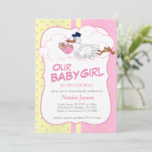 Invitation Baby Stork avec une mignonne petite fille bébé (Debout devant)