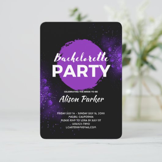 Invitation Bachelorette noire violette (Debout devant)
