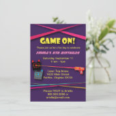 Invitation Balise laser de fille fête d'anniversaire (Debout devant)