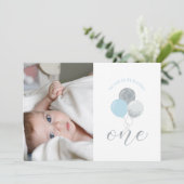 Invitation Ballons Argentés et Bleus | Fête du premier annive (Debout devant)