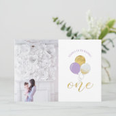 Invitation Ballons Gold & Purple | Fille 1er fête d'anniversa (Debout devant)