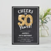 Invitation Balloons en or tableau noir rustique 50e anniversa (Debout devant)