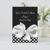 Invitation Bande-ruban noire blanche Polka Dot Sweet 16 Invit (Debout devant)