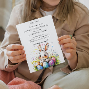 Invitation Banny blanche mignonne tenant des oeufs et des oeu