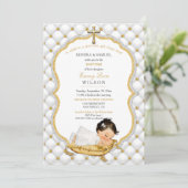 Invitation Baptême de bébé fille croix en or (Debout devant)
